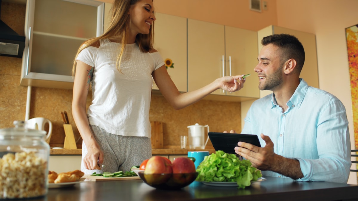 Male nutrition expert providing guidance